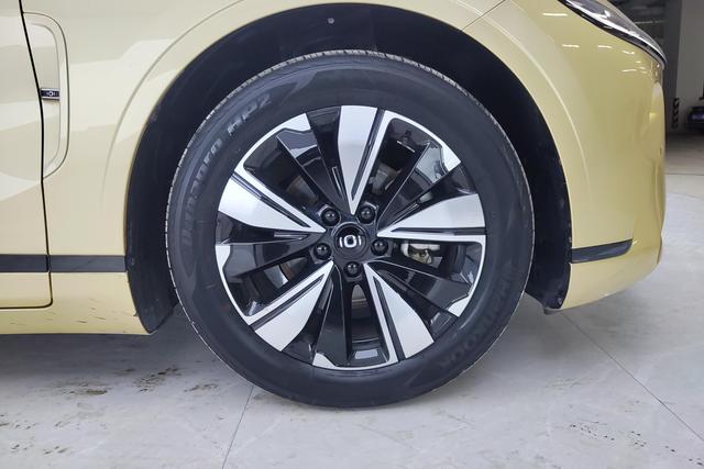 Changan Qiyuan A07 - фото 4
