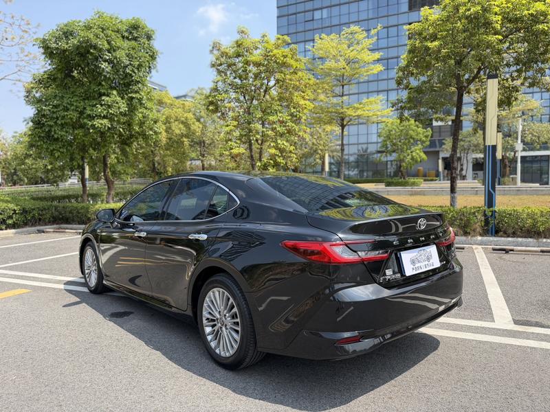 Toyota Camry - фото 4