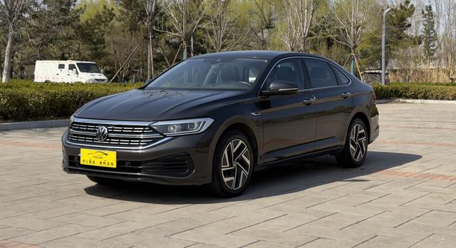 Volkswagen Sagitar - фото 0