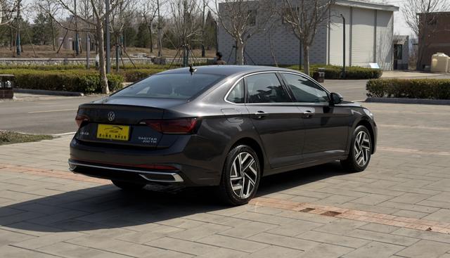 Volkswagen Sagitar - фото 3
