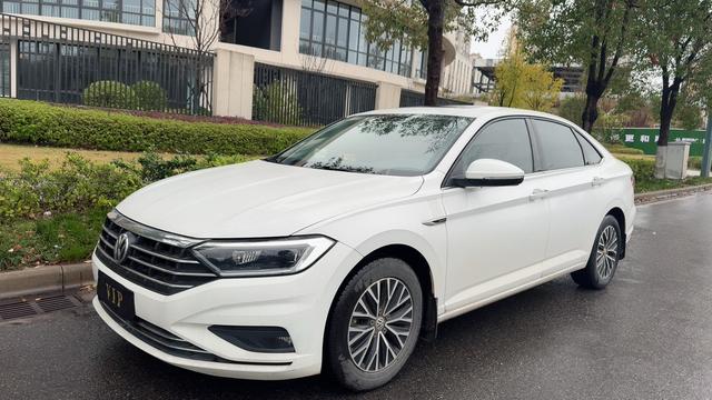 Volkswagen Sagitar - фото 0