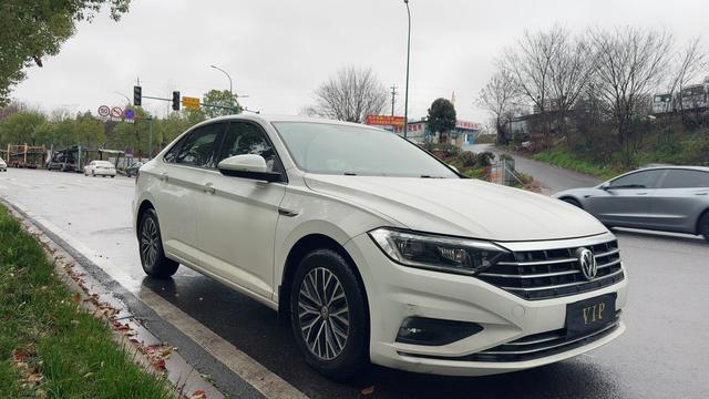 Volkswagen Sagitar - фото 2