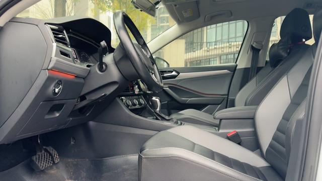 Volkswagen Sagitar - фото 3