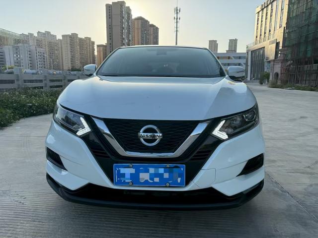 Nissan Qashqai - фото 1