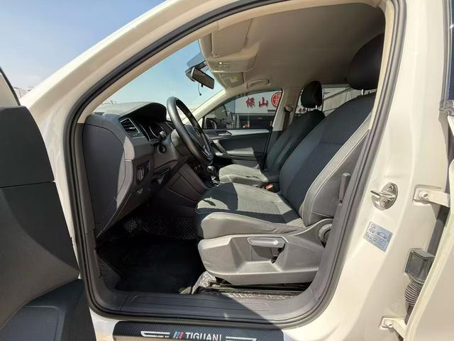 Volkswagen Tiguan L - фото 3