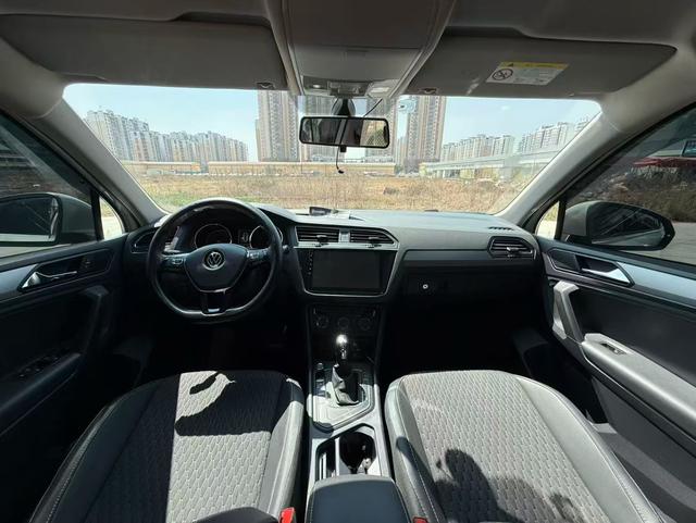 Volkswagen Tiguan L - фото 4