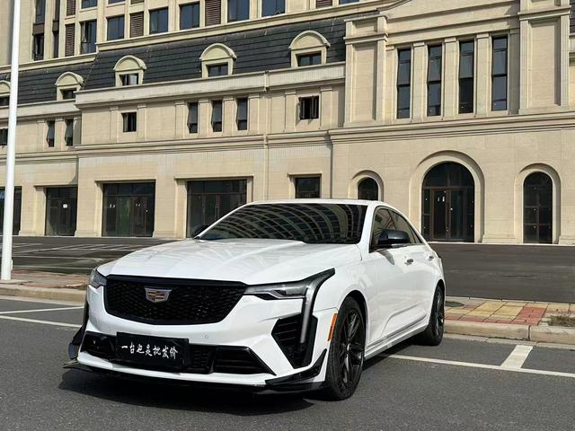 Cadillac CT4 - фото 0