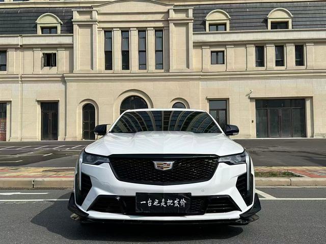 Cadillac CT4 - фото 1