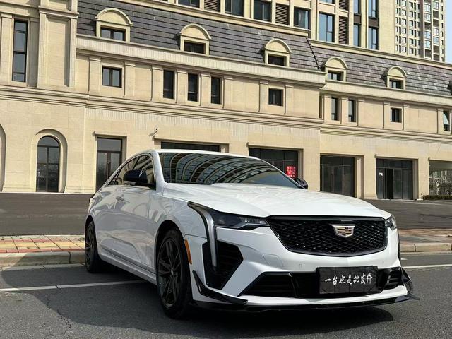 Cadillac CT4 - фото 2