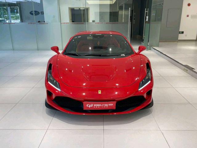 Ferrari F8 - фото 1