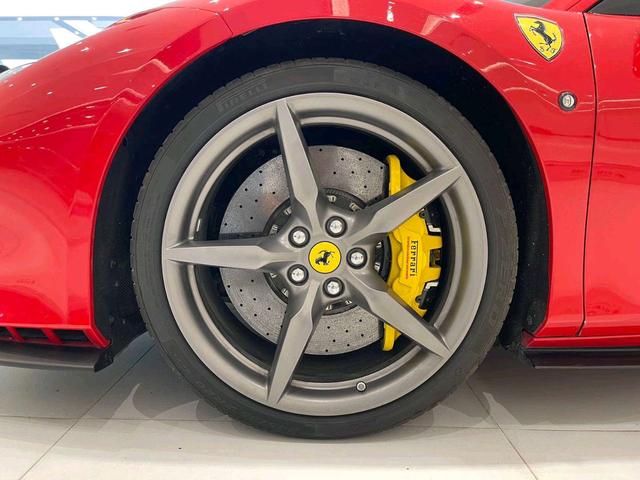 Ferrari F8 - фото 4