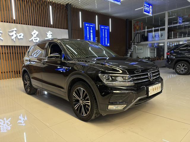 Volkswagen Tiguan L - фото 2