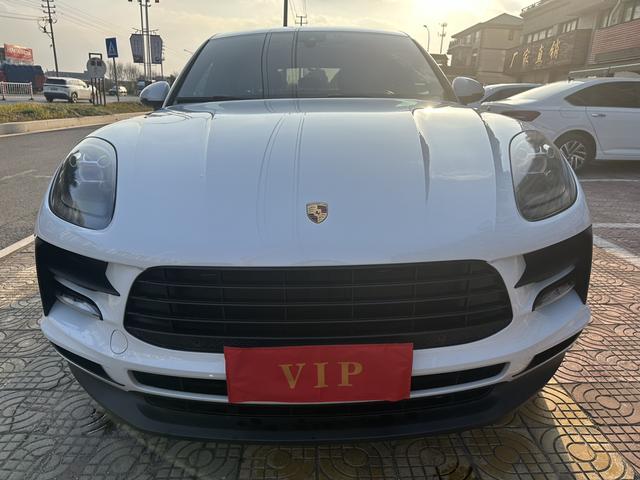 Porsche Macan - фото 1