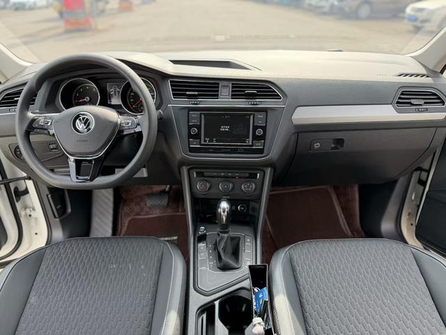 Volkswagen Tiguan L - фото 4