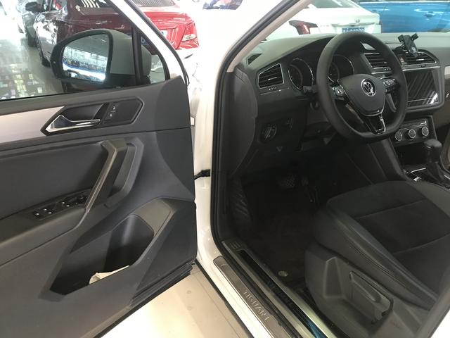 Volkswagen Tiguan L - фото 4
