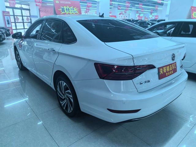 Volkswagen Sagitar - фото 4