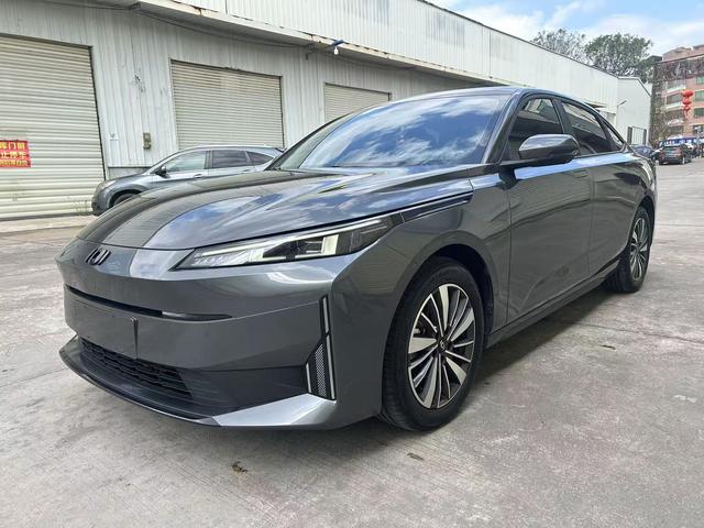 Changan Qiyuan A05 - фото 0