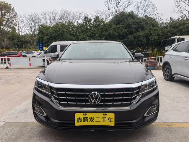 Volkswagen Passat - фото 1