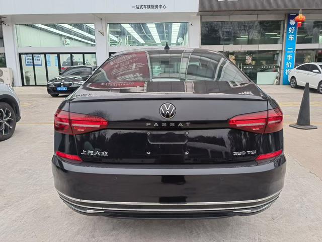 Volkswagen Passat - фото 3