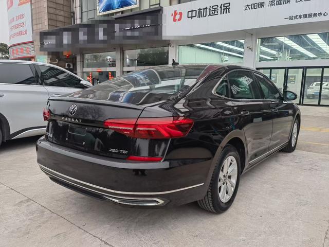 Volkswagen Passat - фото 4