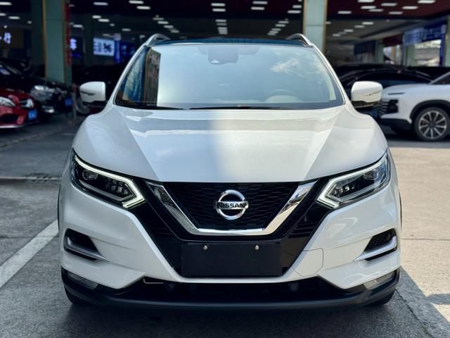 Nissan Qashqai - фото 1