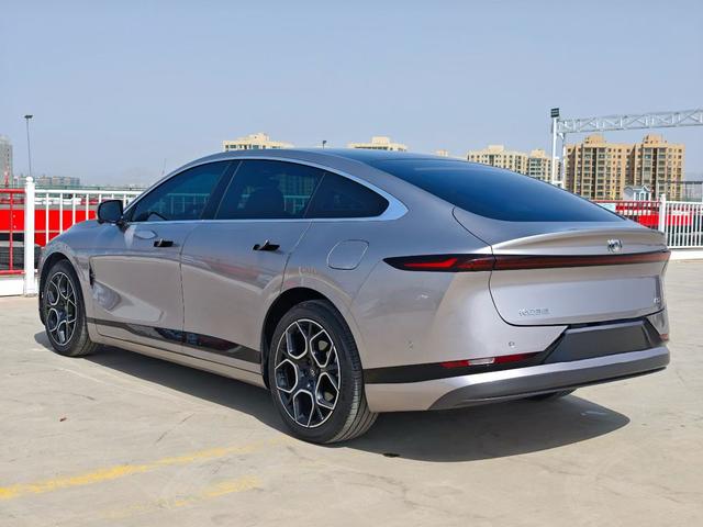 Changan Qiyuan A07 - фото 3