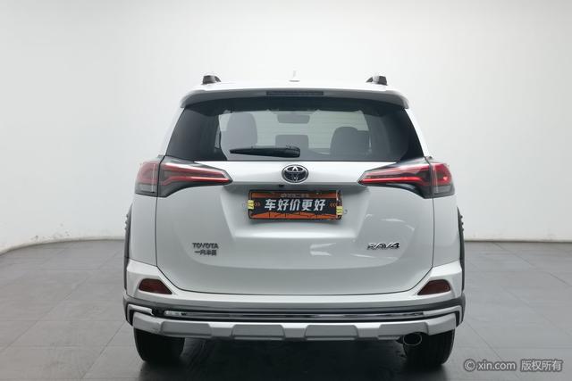Toyota RAV4 - фото 3