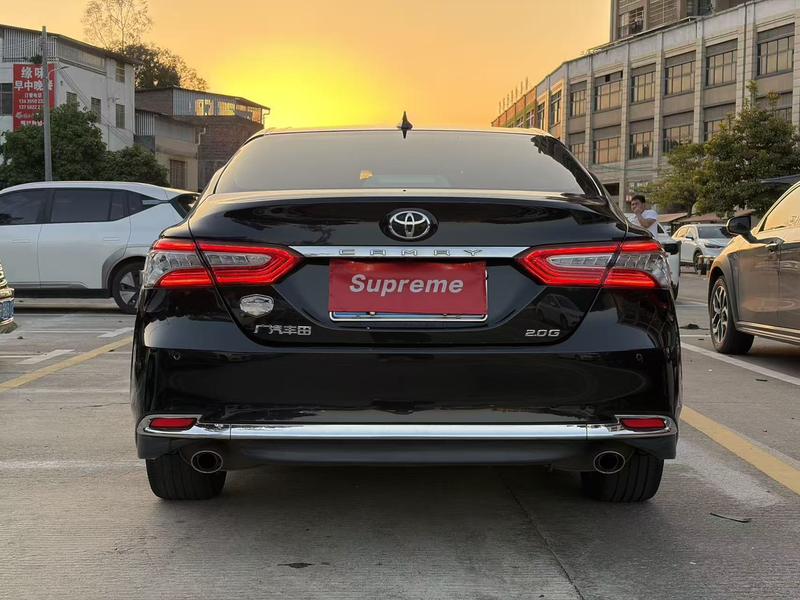 Toyota Camry - фото 4