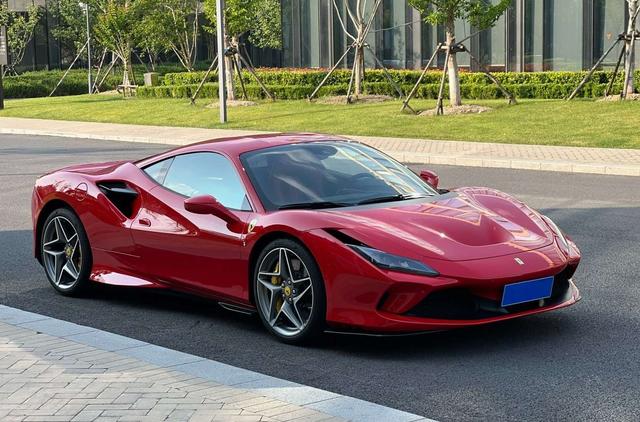 Ferrari F8 - фото 2