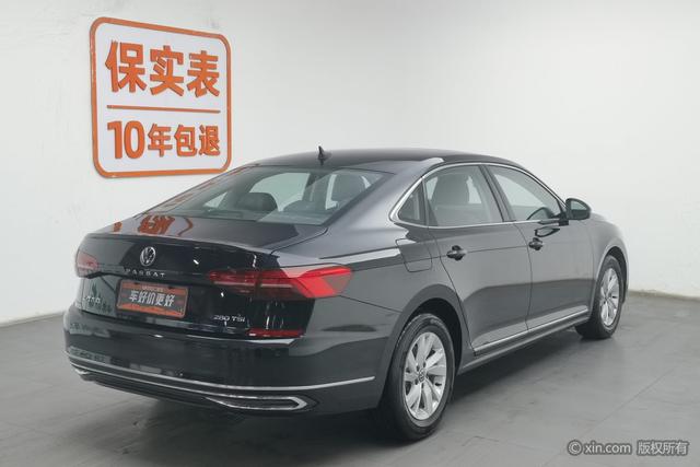 Volkswagen Passat - фото 1