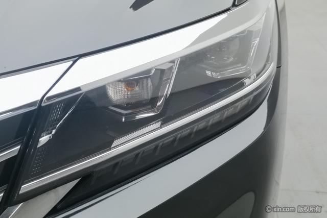Volkswagen Passat - фото 4
