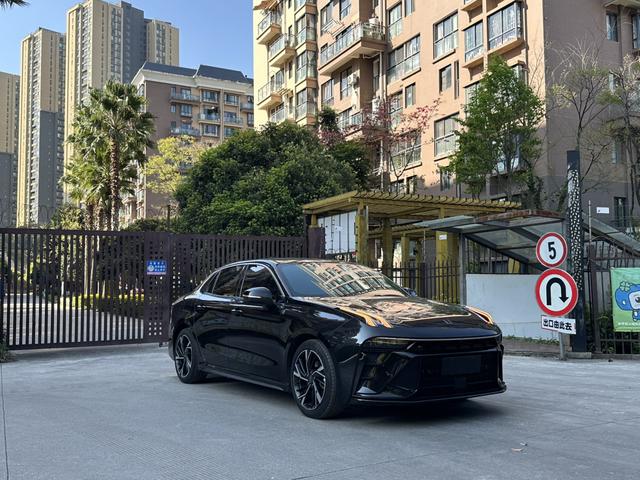 Lynk & Co 03 - фото 1