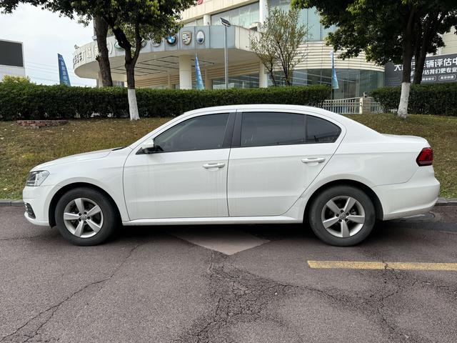Volkswagen Lavida - фото 2