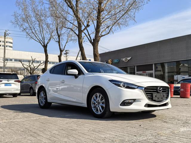 Mazda 3 Axela - фото 2