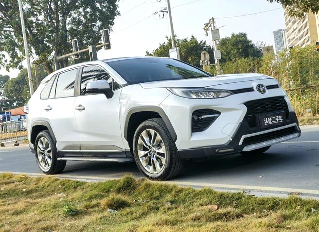 Toyota Wildlander - фото 2