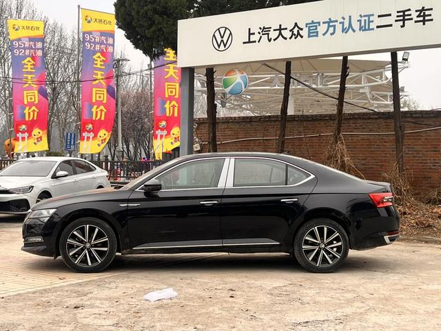 Skoda Superb - фото 1