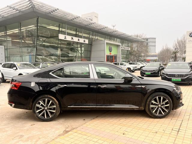 Skoda Superb - фото 2