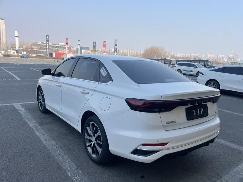 Geely Emgrand - фото 3
