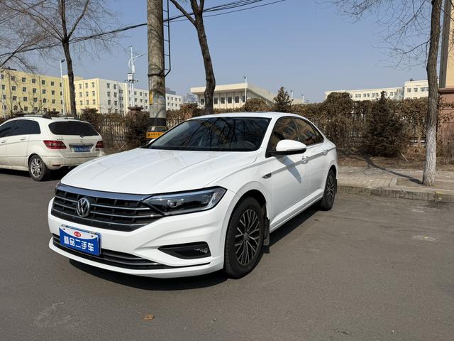 Volkswagen Sagitar - фото 0