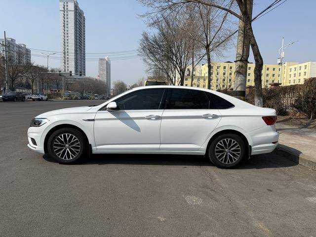 Volkswagen Sagitar - фото 2