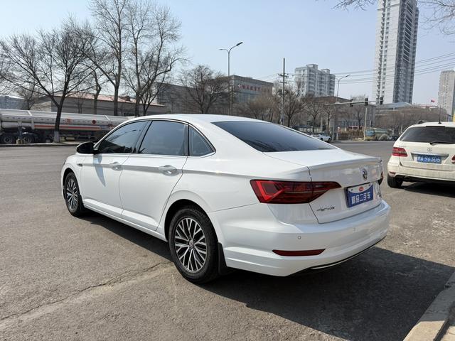 Volkswagen Sagitar - фото 3