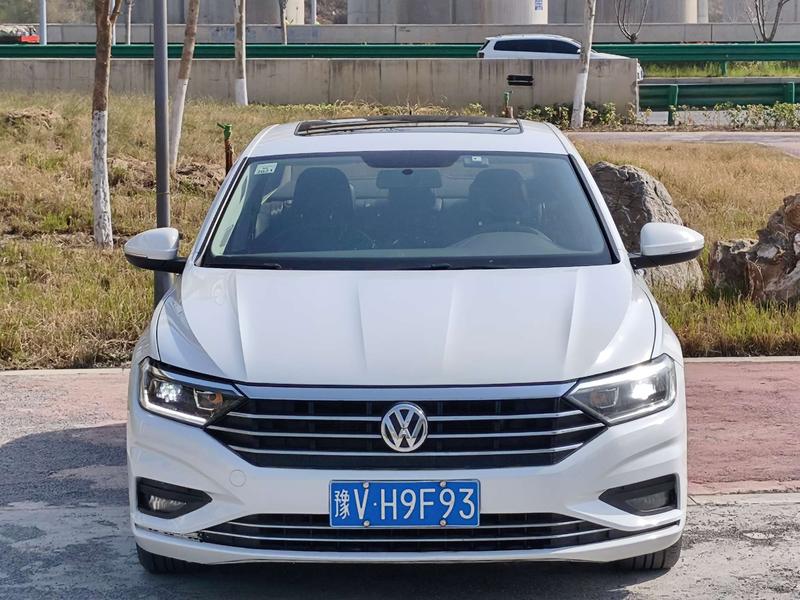 Volkswagen Sagitar - фото 1