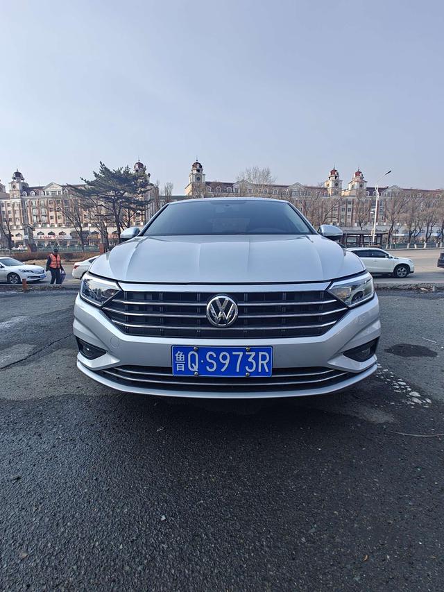 Volkswagen Sagitar - фото 1