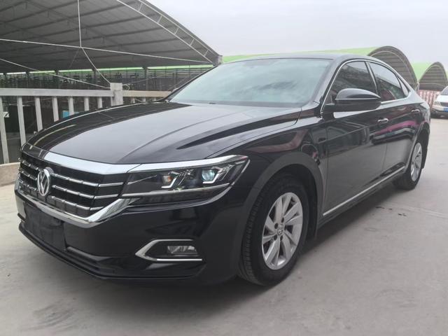 Volkswagen Passat - фото 0