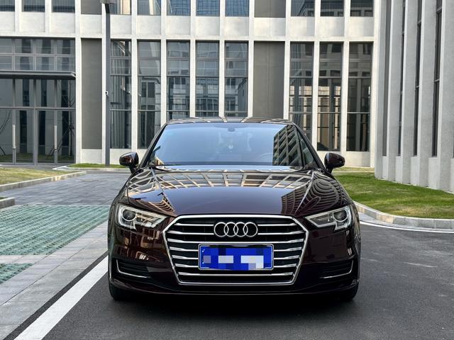 Audi A3 - фото 1