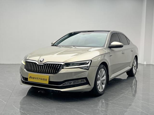 Skoda Superb - фото 0