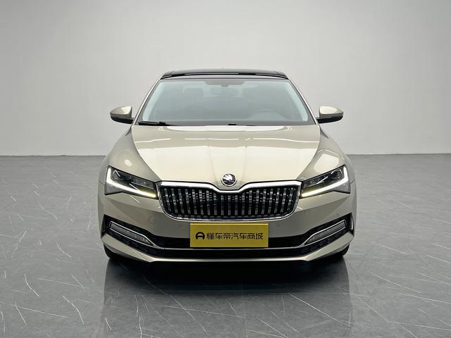 Skoda Superb - фото 1
