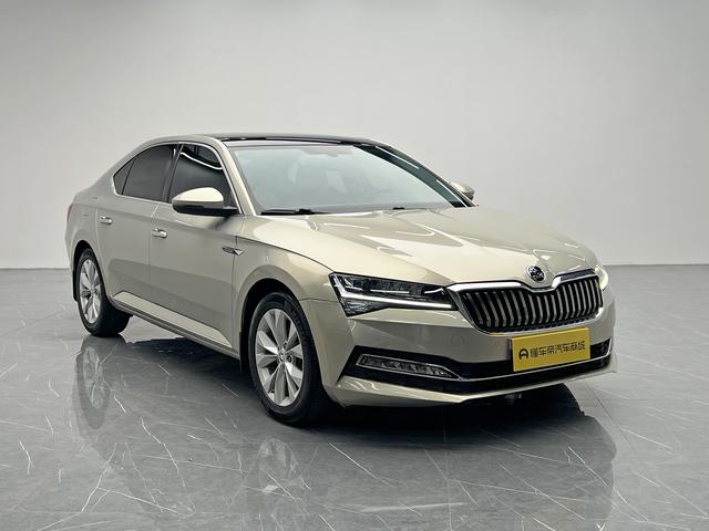 Skoda Superb - фото 2