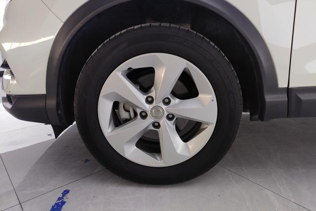 Nissan Qashqai - фото 4