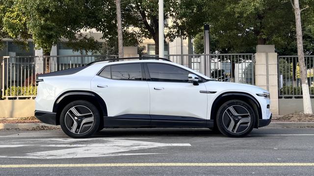 Changan Qiyuan E07 - фото 2